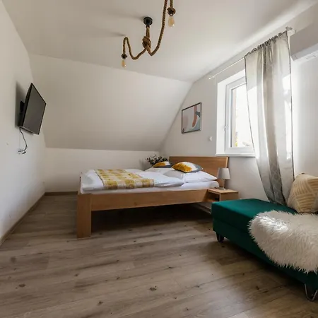 Rekreacni Dum U Jezer, 6 Casa de Férias *