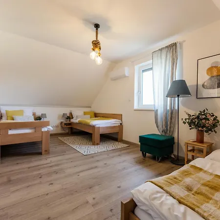 Casa de Férias Rekreacni Dum U Jezer, 6 Milovice (South Moravian)
